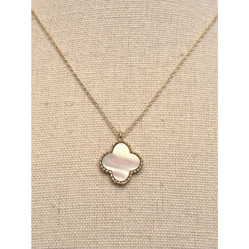 Park Lane | Icon Necklace | Mother of Pearl